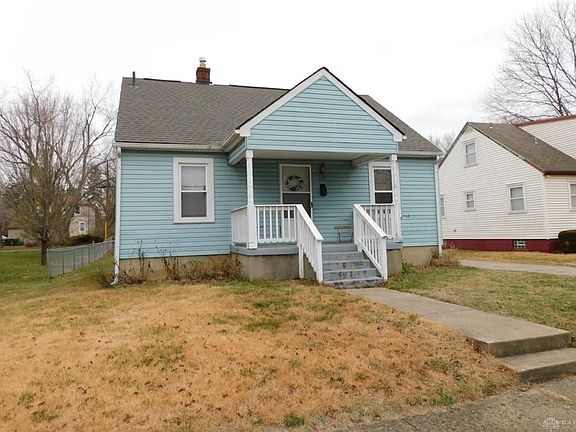 2nd image of 225 Grand Ave