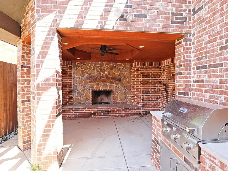 7501 Continental Pkwy — Photo 20