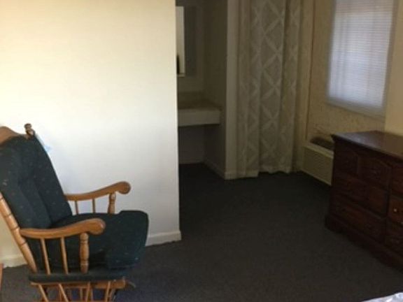 3rd image of 2275 Winchester Ave