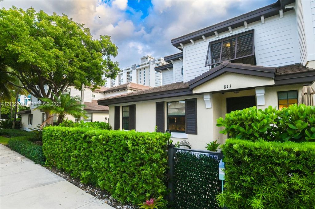 813 S Ocean Blvd, photo 2
