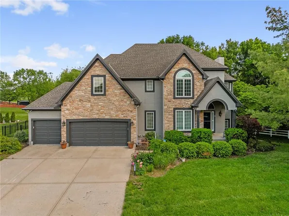 6715 NW 102nd Ter, Kansas City, MO 64154