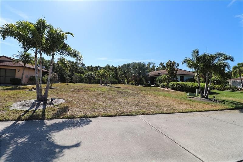 1st image of 4295 Oak Terrace Cir