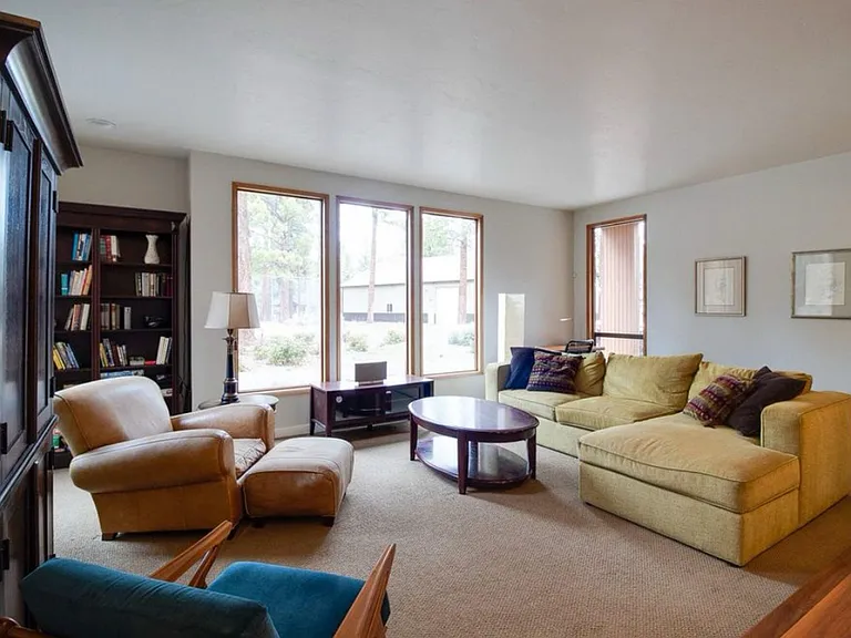 15821 Kittyhawk Ln — Photo 4