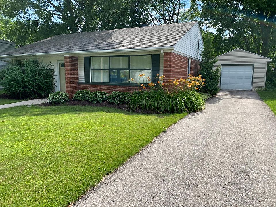 Single car garage/unattached