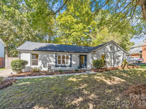 6441 Bridlewood Ln, Charlotte, NC 28215