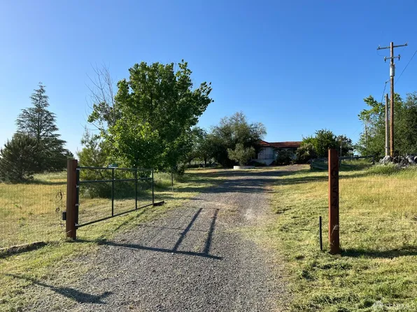 6254 Southpaw Ln, Burson, CA 95225