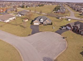 675 Rough Cir, Bowling Green, KY 42104