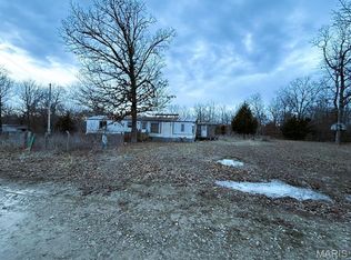 25755 Mountain Creek Ln, Lebanon, MO 65536