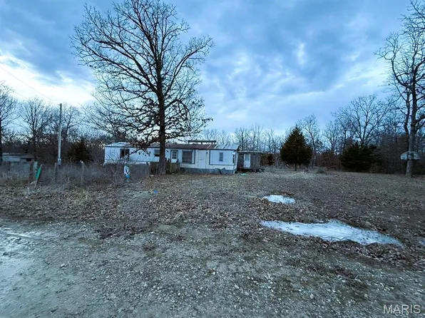 25755 Mountain Creek Ln, Lebanon, MO 65536