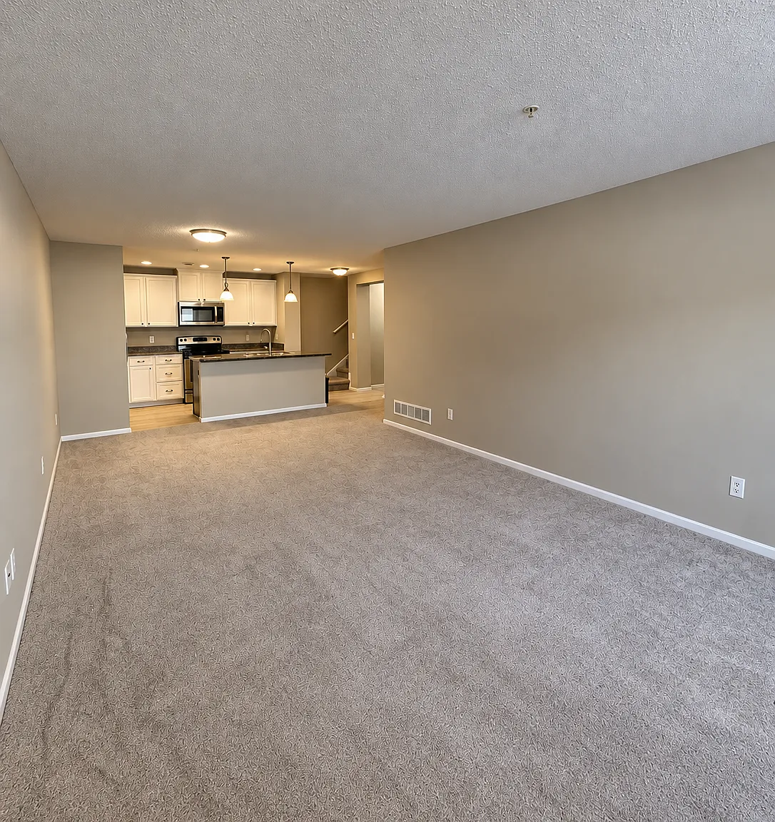 3 bed, 2.5 bath, 1816 sqft, $2,650 — Photo 4