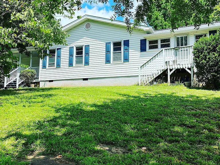 440 Cothran Creek Rd — Photo 1