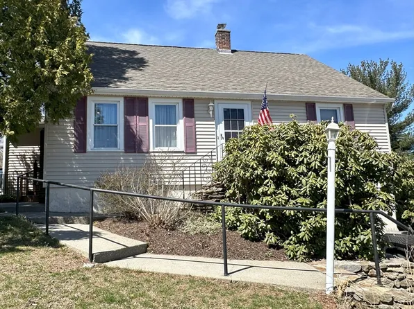 38 Upland St, Auburn, MA 01501