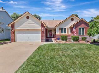 606 E Conestoga Rd, Maize, KS 67101