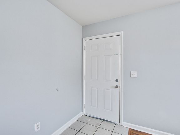 2nd image of 2150 Becker St