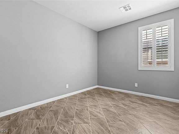 5th image of 9257 Valley Betica Ave