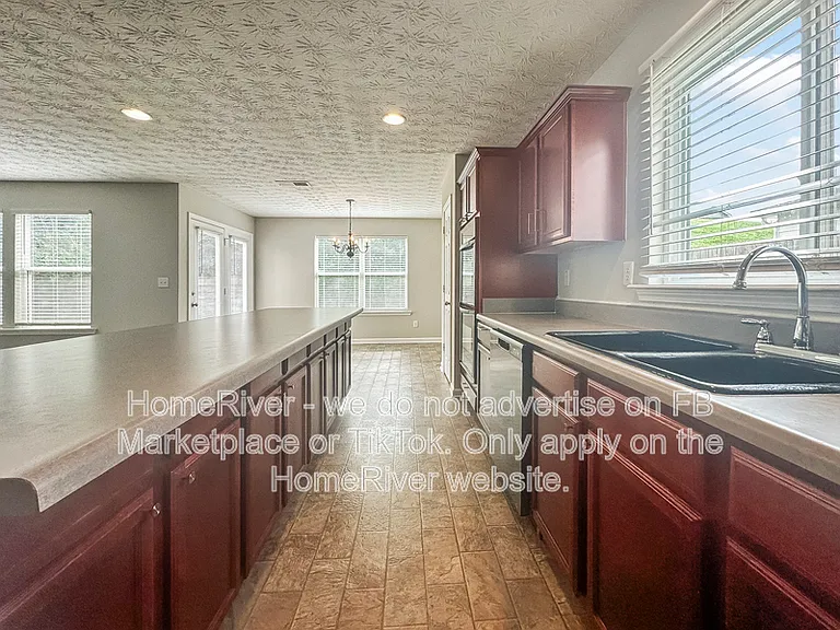 2613 Waterdale Rd SW — Photo 11