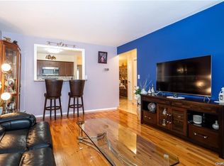 261 E 238th St #1, Bronx, NY 10470