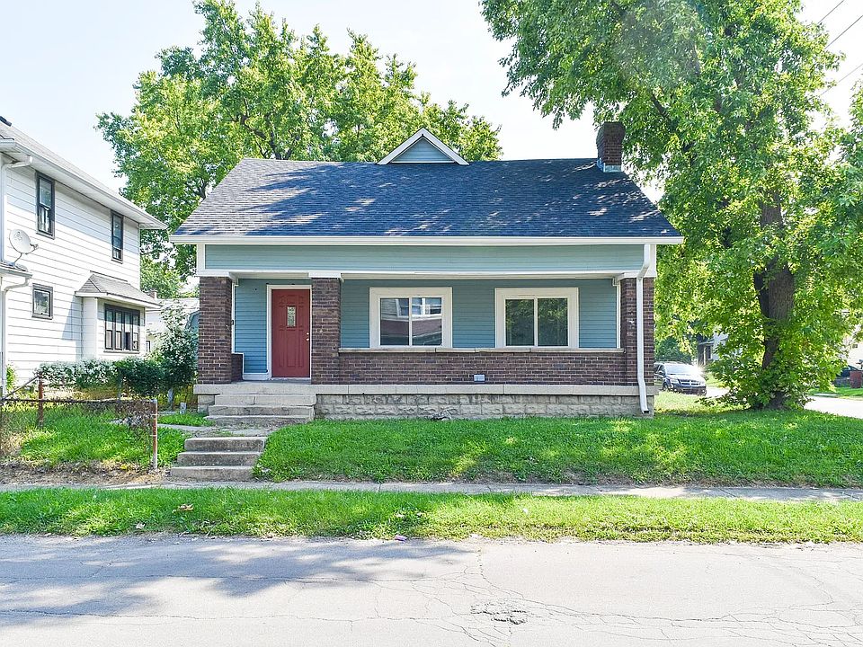 Front Entry/Yard