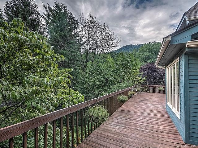 1st image of 480 Chestnut Walk Dr