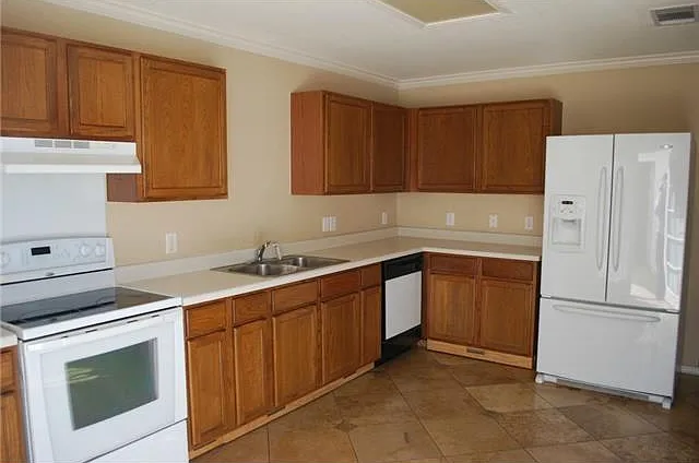 1028 Quail Valley Dr — Photo 2