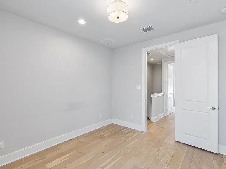 14995 Oak St — Photo 22