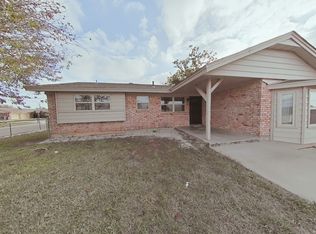 3821 SE Elmhurst Ln, Lawton, OK 73501