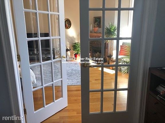 160 Commonwealth #305 Boston - Back Bay Unit Photo 5