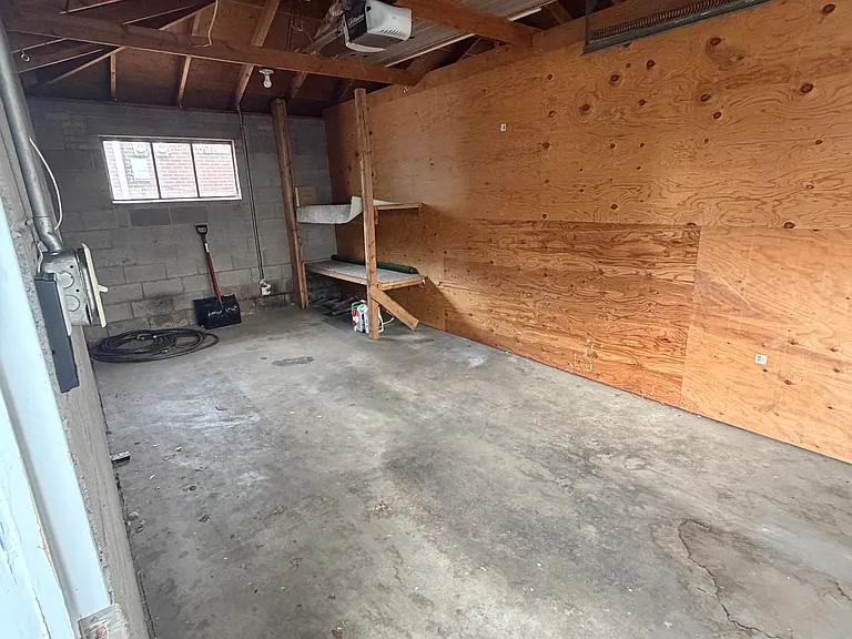 1643 S Grant St — Photo 17