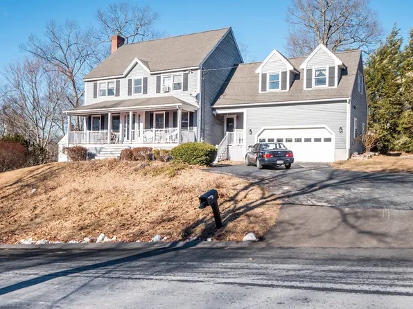 28 High St, Ayer, MA 01432