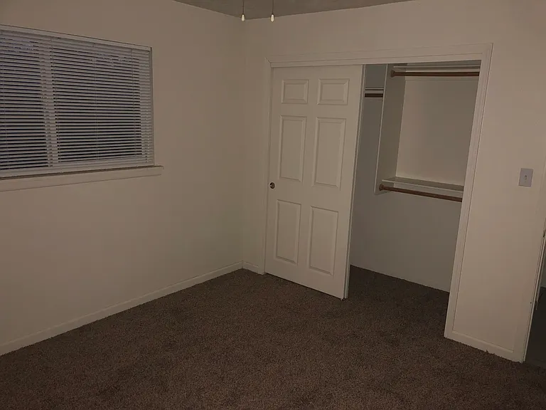 1st Floor Nob Hill 1 Bed Apartment 1 Block to Morningside Park — Photo 36