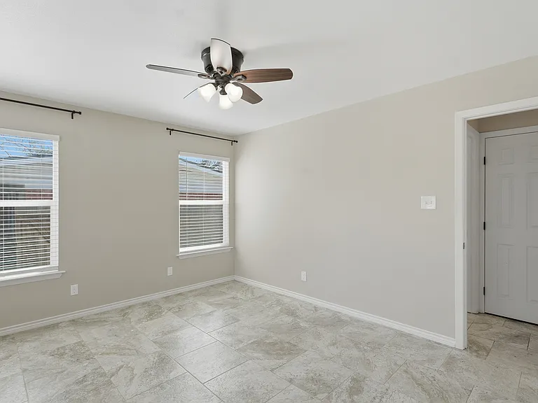 1409 Highland Dr — Photo 20