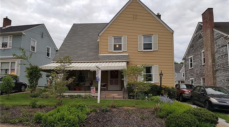 2nd image of 606 Burton St