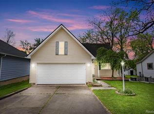3819 Hazelett Dr, Waterford, MI