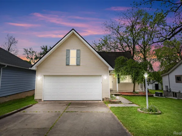 3819 Hazelett Dr, Waterford, MI 48328