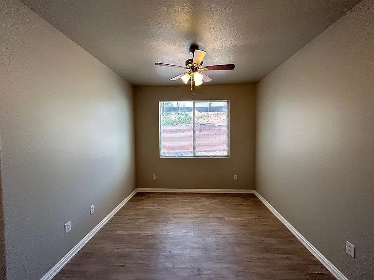 2094 N Red Mountain Rd — Photo 6