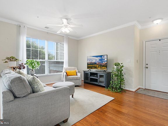 5th image of 19625 Galway Bay Cir APT 204