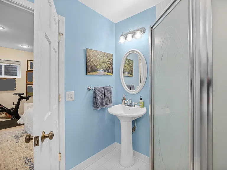 3203 S Stafford St — Photo 44