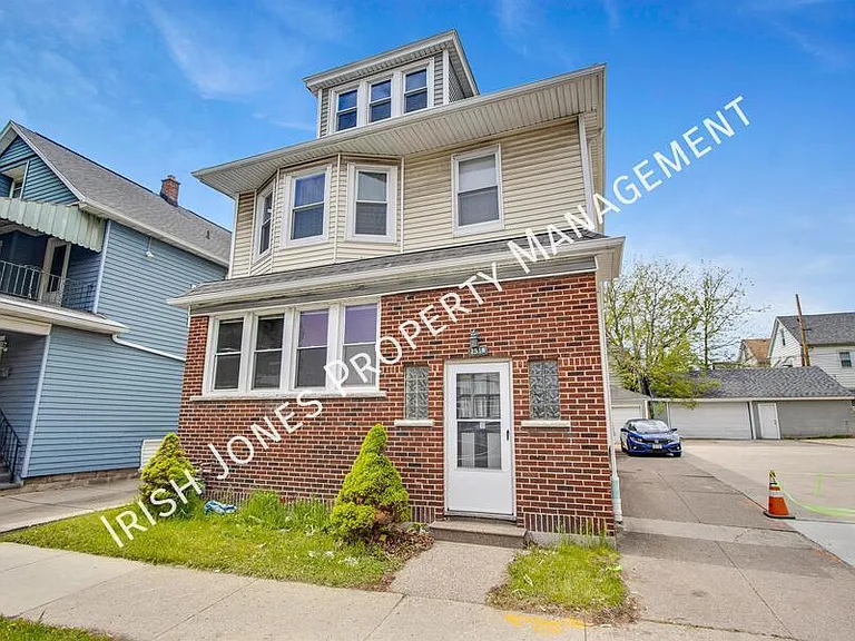 2518 Delaware Ave — Photo 1