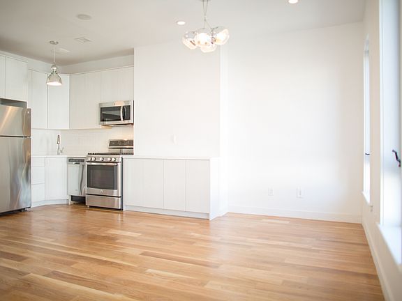 2nd image of 52B Vernon Ave
