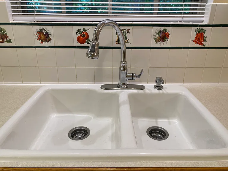 923 Greenhill Dr — Photo 11