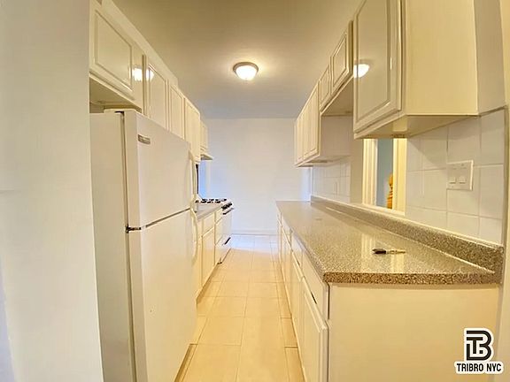 4th image of 41-44 44th St #D14