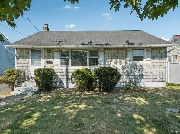 178 Princess Street, Hicksville, NY 11801