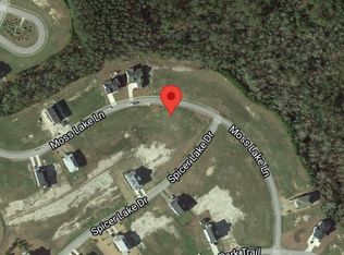 588 Moss Lake Ln, Holly Ridge, NC 28445