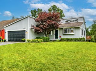 1492 Spruce Dr, Commerce Township, MI 48390