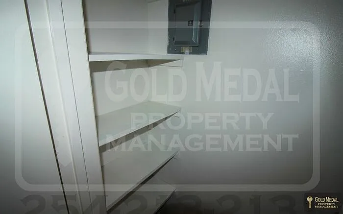 926 J R Ct — Photo 8
