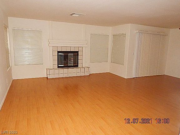 4th image of 1641 Sand Canyon Dr