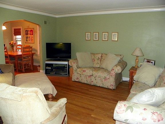2nd image of 10117 S Artesian Ave