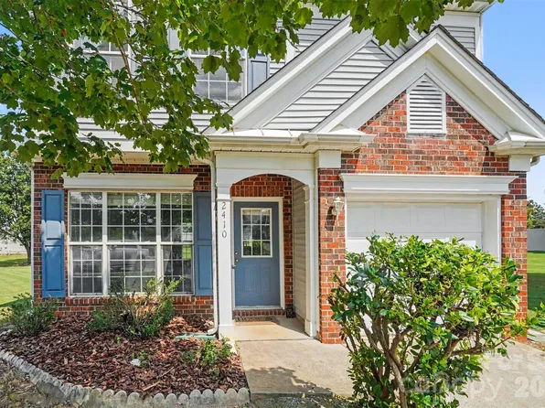 2410 Normancrest Ct, Charlotte, NC 28270