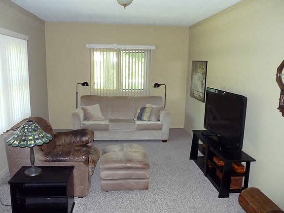 4th image of 416 W Lake Blvd