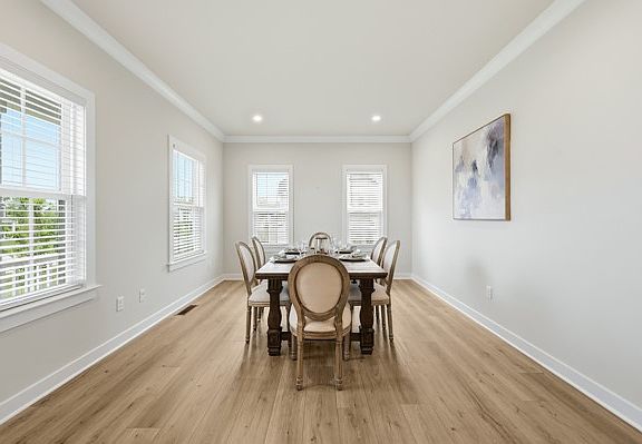 5th image of 4042 Cross Creek Cir